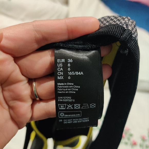Alexander Wang & HM sports bra - Picture 5 of 8